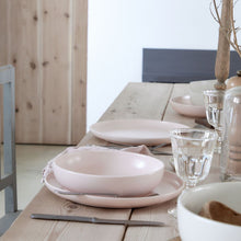 Load image into Gallery viewer, Casafina Pacifica 9" Marshmallow Rose Soup/Pasta Bowl Set