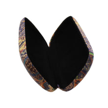 Load image into Gallery viewer, Traditional Portugal Cork Eyeglass Case with Cleaning Cloth