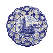 Load image into Gallery viewer, Traditional Portuguese Blue Floral Ceramic Our Lady of Fatima 7.5" Decorative Plate