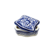 Load image into Gallery viewer, Coimbra Ceramics Hand-painted Decorative Box with Lid XVII Cent Recreation #232-3