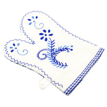 Load image into Gallery viewer, Made in Portugal Hand-embroidered Viana's Oven Mitts Set of 2