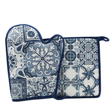 Load image into Gallery viewer, 100% Cotton Portugal Blue Tile Azulejo Oven Mitt and Pot Holder Set