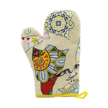 Load image into Gallery viewer, 100% Cotton Beige Portuguese Codfish Oven Mitts Set