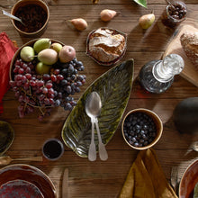 Load image into Gallery viewer, Costa Nova Riviera 16&quot; Forêts Strelizia Leaf
