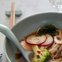 Load image into Gallery viewer, Casafina Pacifica Artichoke Ramen Bowl Set
