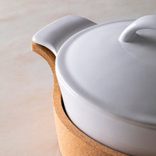 Load image into Gallery viewer, Casafina Ensemble 12&quot; Oval White Casserole with Cork Tray
