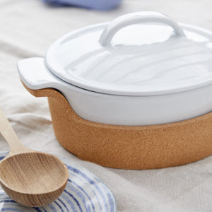Casafina Ensemble 12" Oval White Casserole with Cork Tray